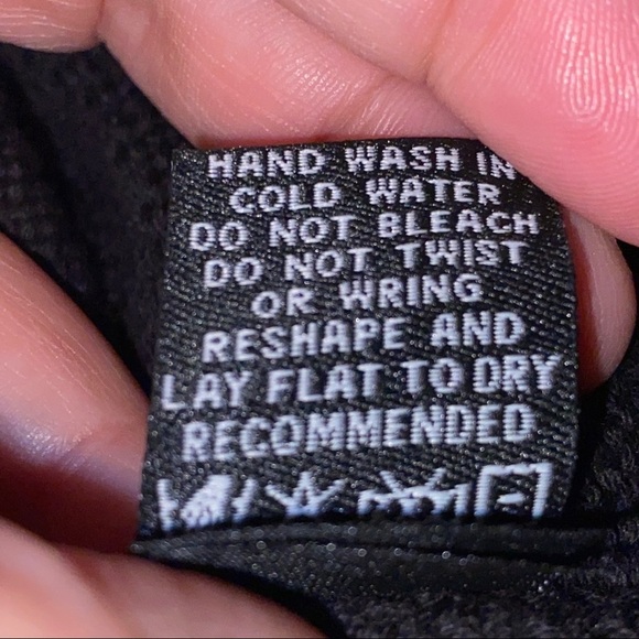 BCBGMAXAZRIA black sleeveless cardigan‎ NWT medium - Picture 7 of 7